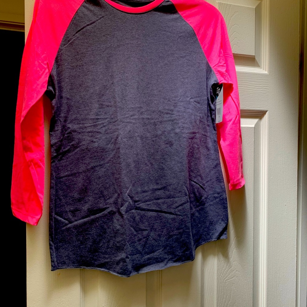 Baseball tee size small NEVER BEEN WORN NWT